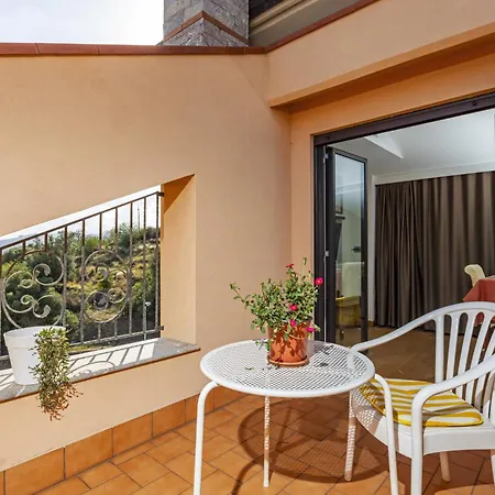 بيت للعطل The Amphora